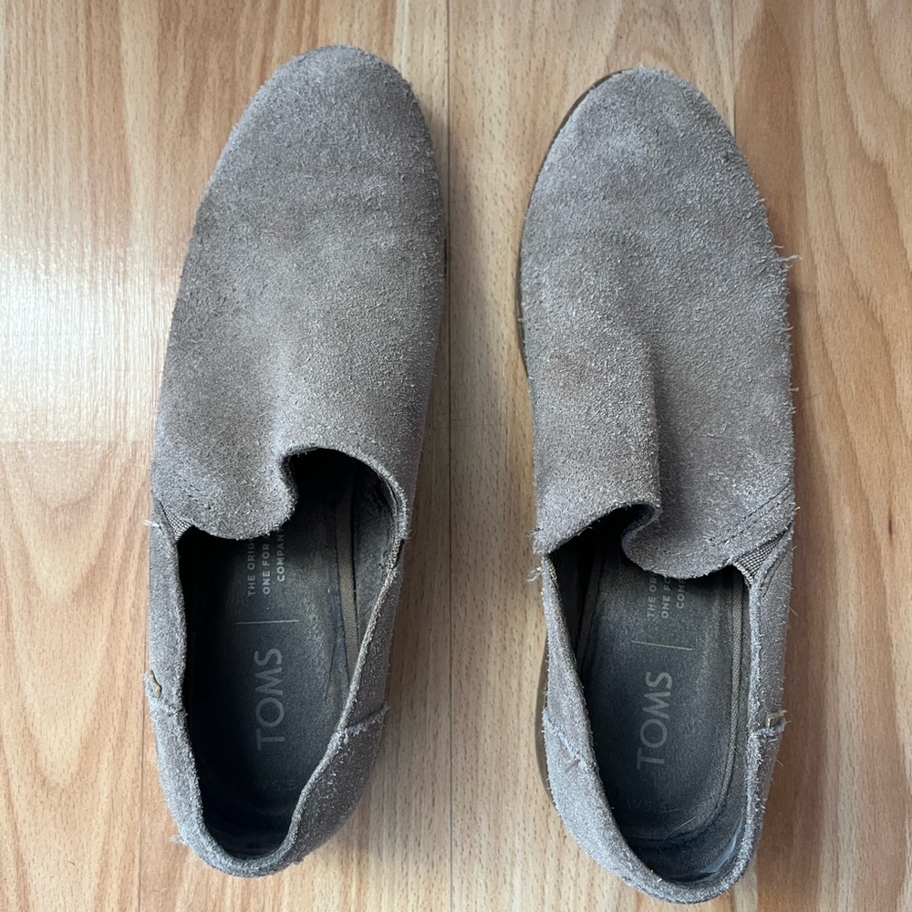 Toms slip ons